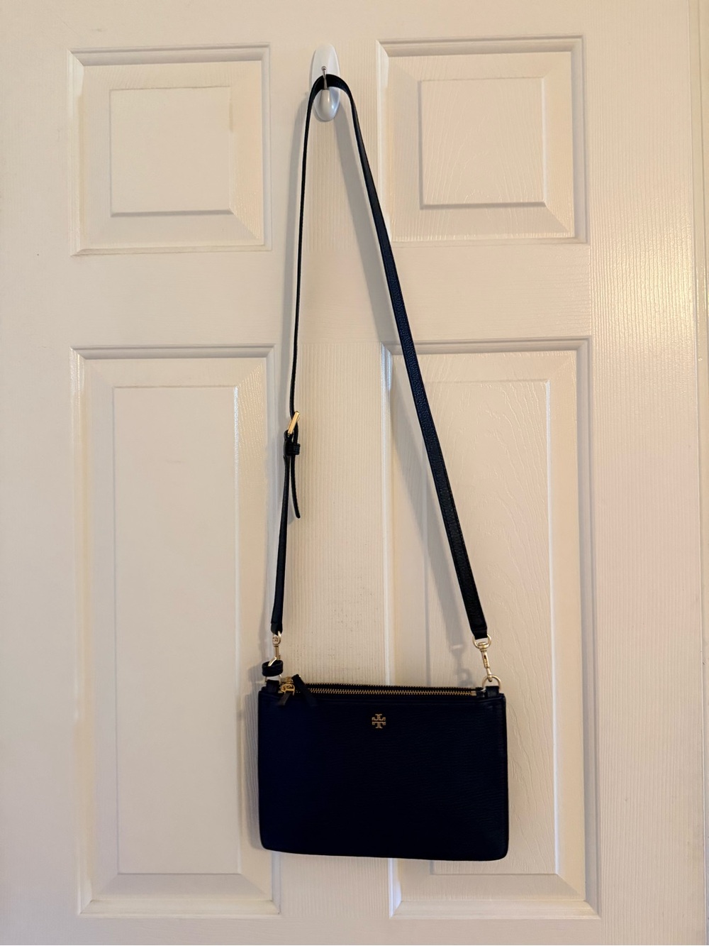Tory Burch Black Pebbled Leather Crossbody with Gold Logo Detail NWT - Picture 5 of 6